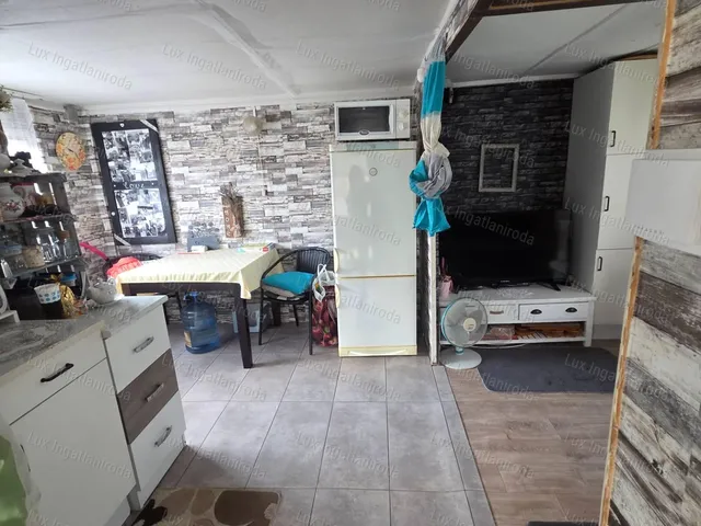 Eladó mezőgazdasági ingatlan Oroszlány 20 nm