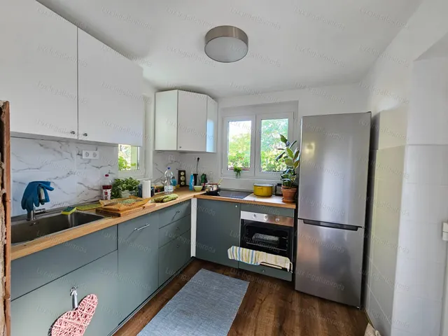 Eladó ház Úny 40 nm