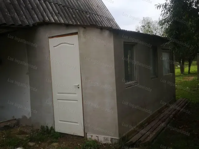 Eladó telek Oroszlány 1228 nm