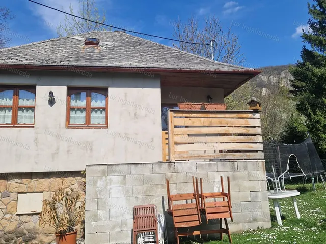 Eladó üdülő és hétvégi ház Kesztölc 55 nm