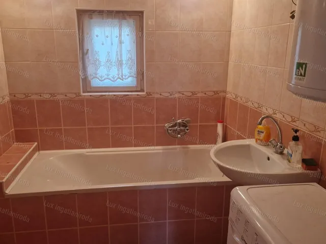 Eladó üdülő és hétvégi ház Pilismarót 35 nm