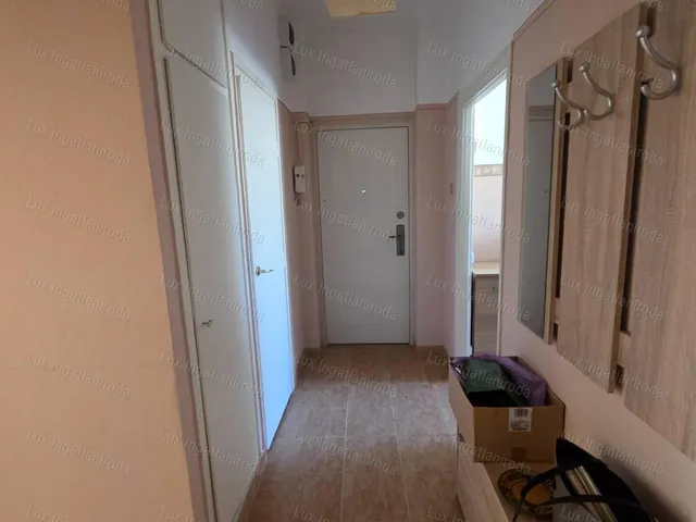 Eladó lakás Oroszlány 74 nm