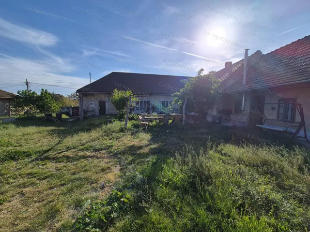 Eladó ház Oroszlány 170 nm