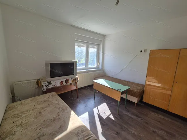 Eladó ház Oroszlány 170 nm