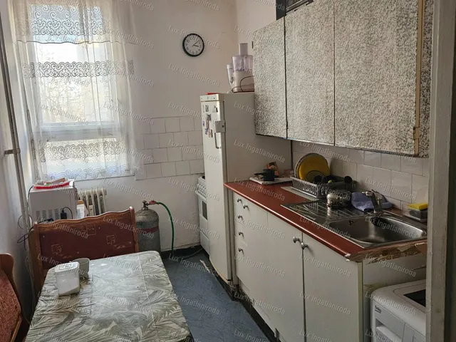 Eladó lakás Oroszlány 57 nm