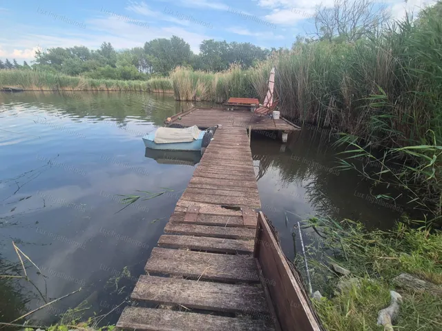 Eladó nyaraló Oroszlány 48 nm