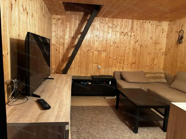Eladó nyaraló Tatabánya 25 nm
