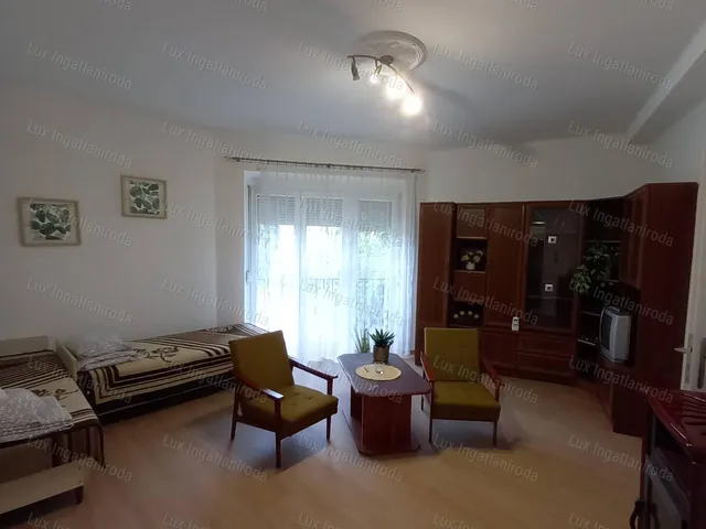 Eladó lakás Oroszlány 46 nm