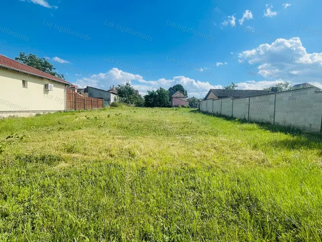 Eladó telek Komárom 651 nm