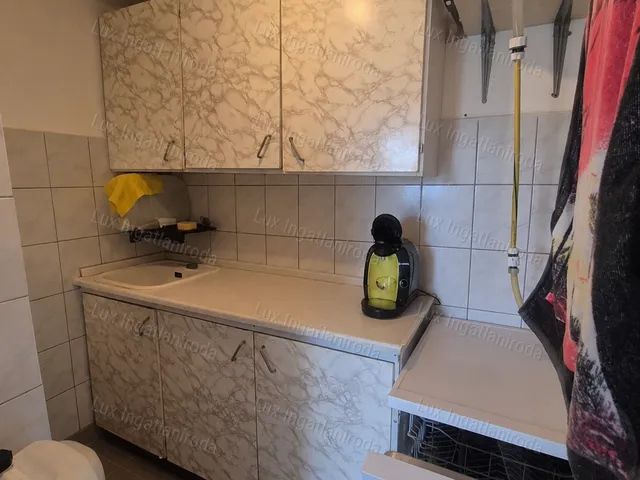 Eladó nyaraló Oroszlány 60 nm