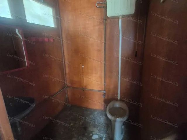 Eladó nyaraló Komárom 32 nm