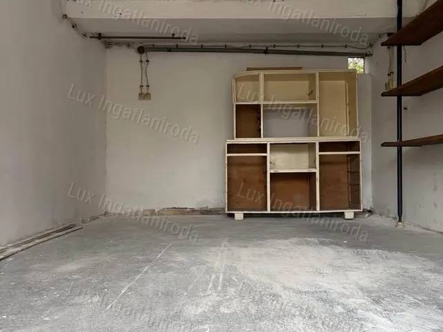 Eladó garázs Tatabánya 22 nm