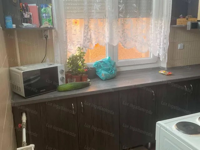 Eladó lakás Oroszlány 53 nm