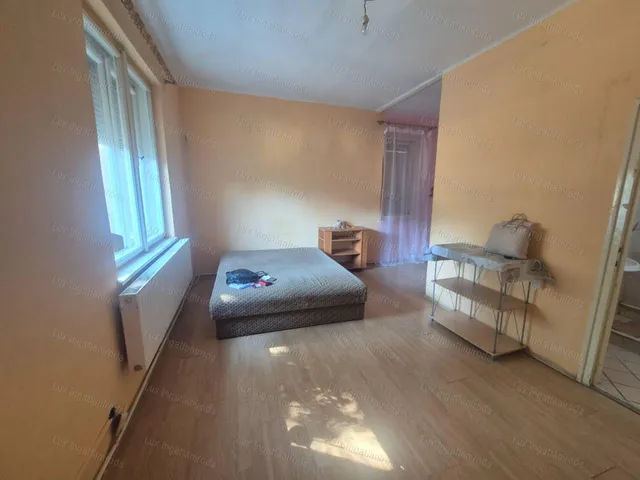 Eladó lakás Oroszlány 58 nm