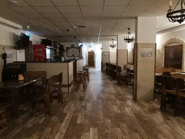 Kiadó kereskedelmi és ipari ingatlan Komárom 391 nm