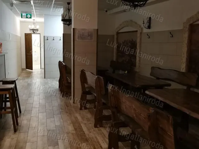 Kiadó kereskedelmi és ipari ingatlan Komárom 391 nm