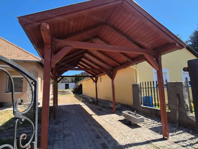 Eladó ház Tatabánya 160 nm