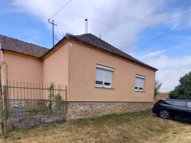 Eladó ház Környe 95 nm