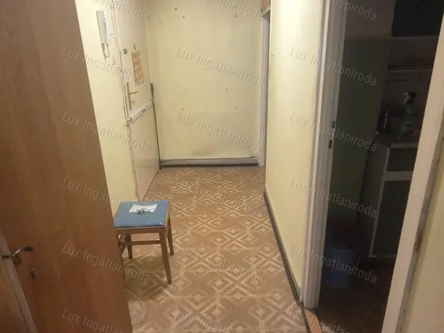 Eladó lakás Oroszlány 38 nm