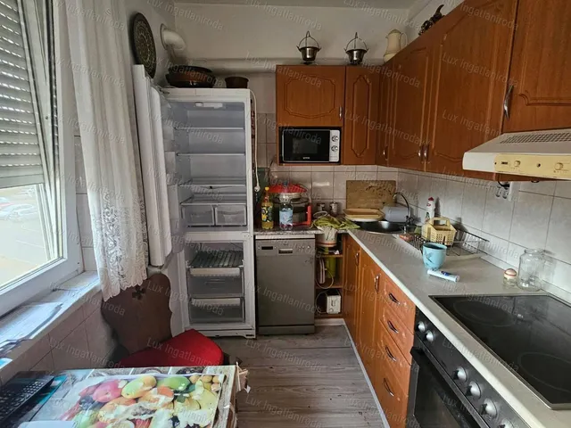 Eladó lakás Oroszlány 49 nm