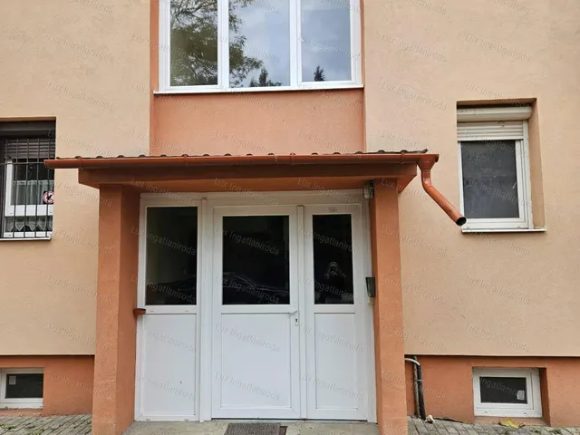 Eladó lakás Oroszlány 32 nm