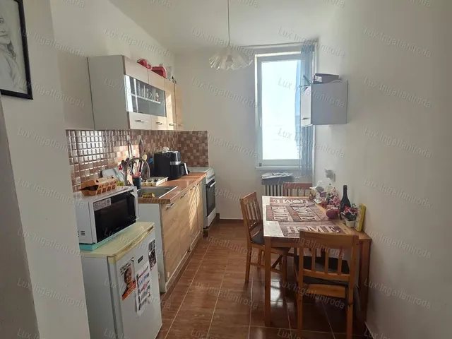 Eladó lakás Oroszlány 51 nm