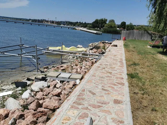 Eladó telek Velence 5660 nm