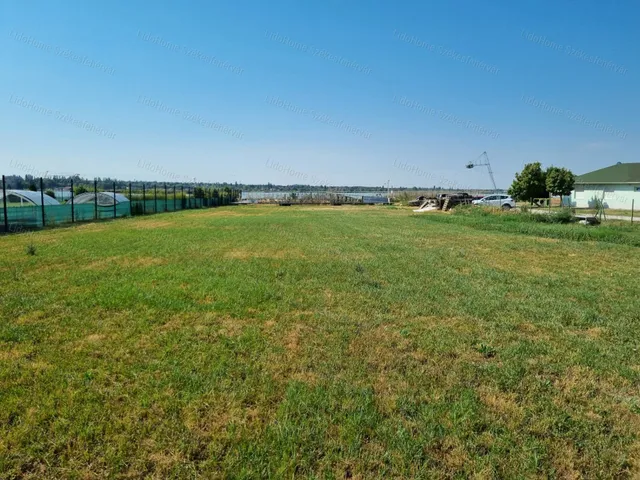 Eladó telek Velence 2399 nm