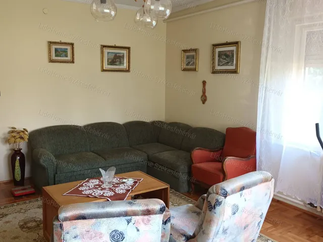 Eladó ház Kápolnásnyék 112 nm