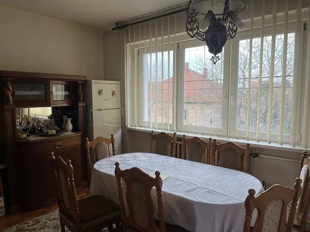 Eladó ház Székesfehérvár 180 nm