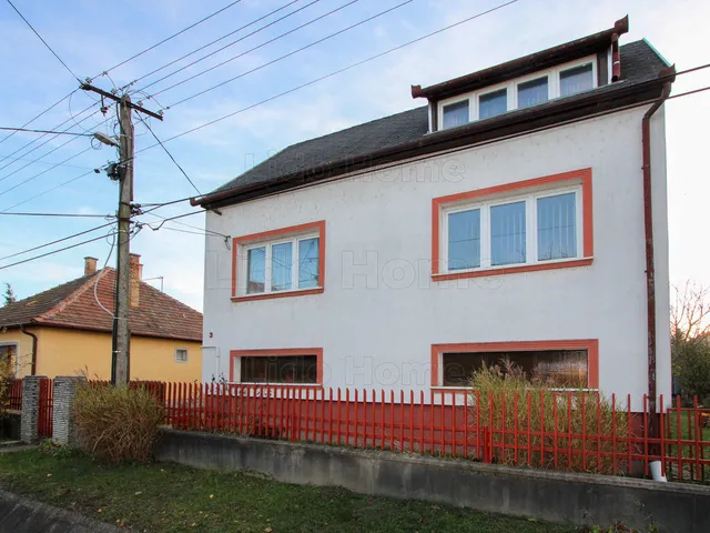 Eladó ház Székesfehérvár 180 nm