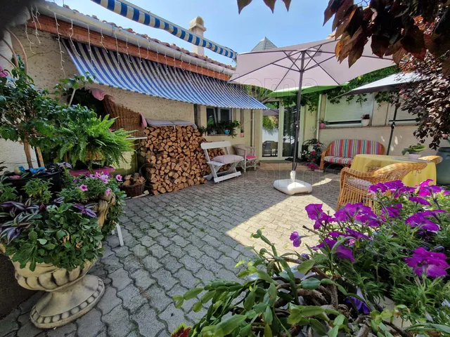 Eladó ház Székesfehérvár, Alsóváros 204 nm