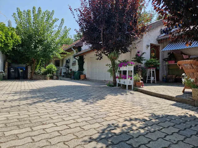 Eladó ház Székesfehérvár, Alsóváros 204 nm