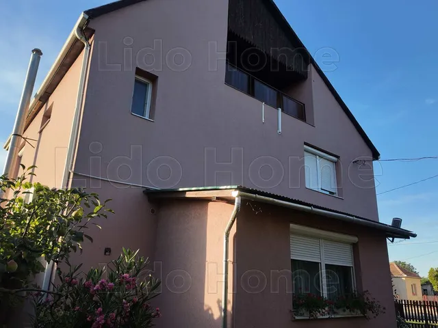 Eladó ház Pusztaszabolcs 180 nm