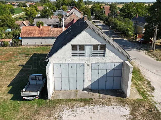 Eladó kereskedelmi és ipari ingatlan Martonvásár 200 nm