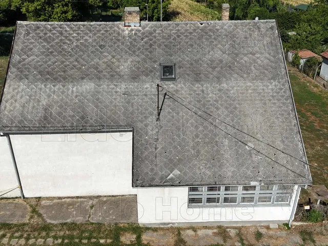 Eladó kereskedelmi és ipari ingatlan Martonvásár 200 nm