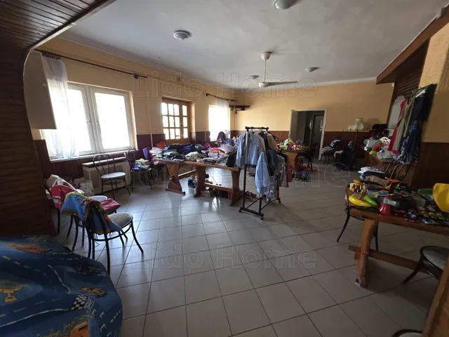 Eladó kereskedelmi és ipari ingatlan Jenő 164 nm