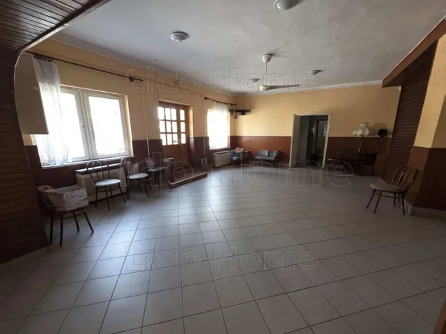 Eladó kereskedelmi és ipari ingatlan Jenő 164 nm