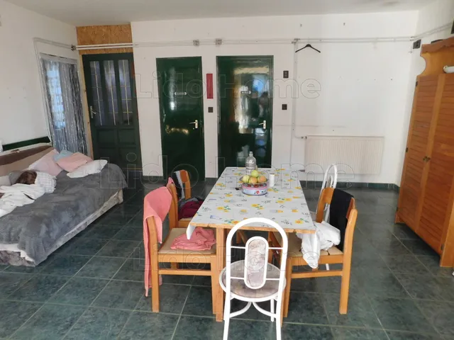 Eladó ház Aba 271 nm