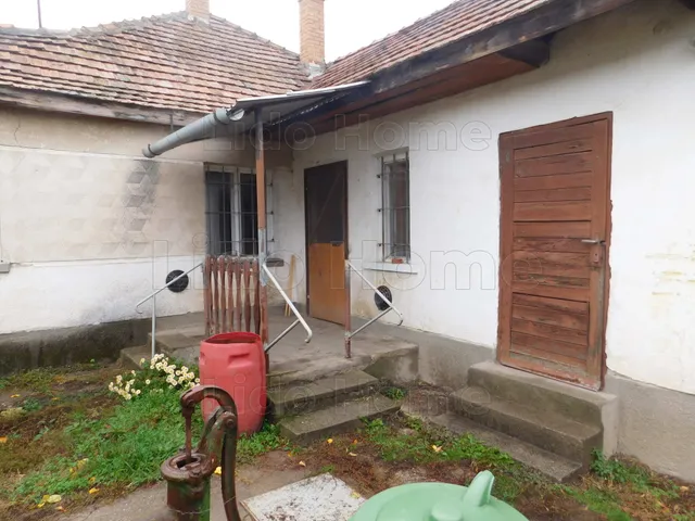 Eladó ház Aba 83 nm