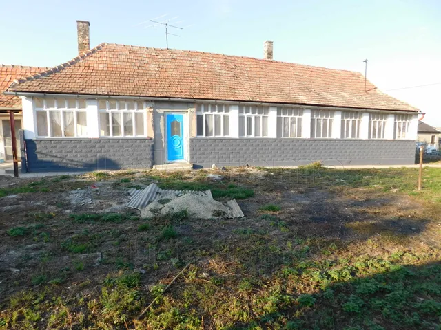 Eladó ház Nagykarácsony 93 nm