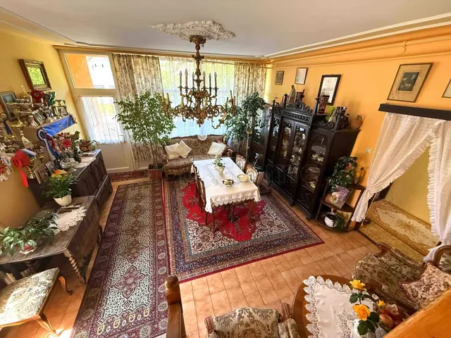 Eladó ház Mór 202 nm