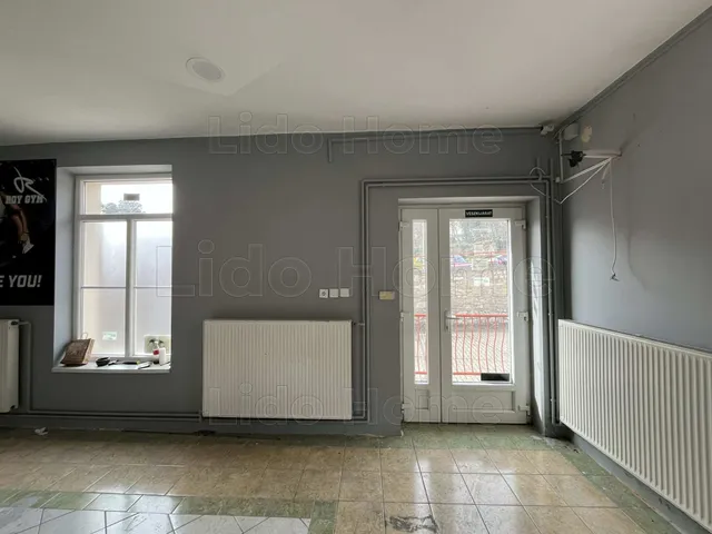 Eladó kereskedelmi és ipari ingatlan Várpalota 151 nm