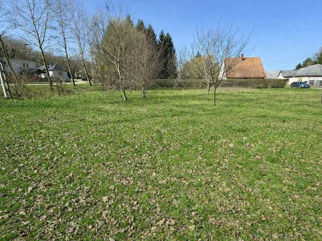 Eladó telek Bakonynána 1413 nm