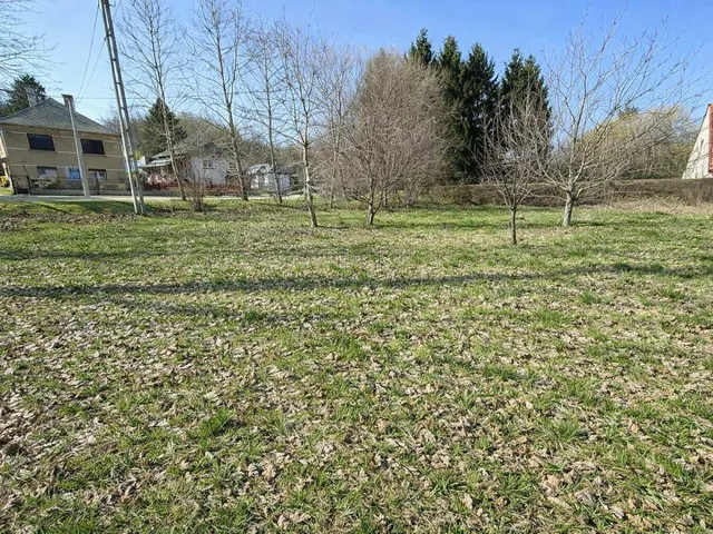 Eladó telek Bakonynána 1413 nm