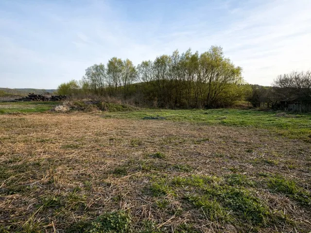 Eladó telek Bakonycsernye 1264 nm