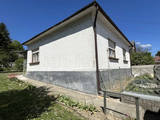 Eladó ház Zirc 80 nm