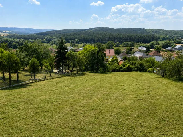 Eladó telek Bakonycsernye 1066 nm