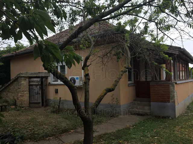 Eladó ház Kisláng 79 nm