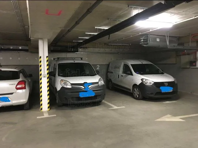 Kiadó garázs Székesfehérvár, Palotaváros 13 nm